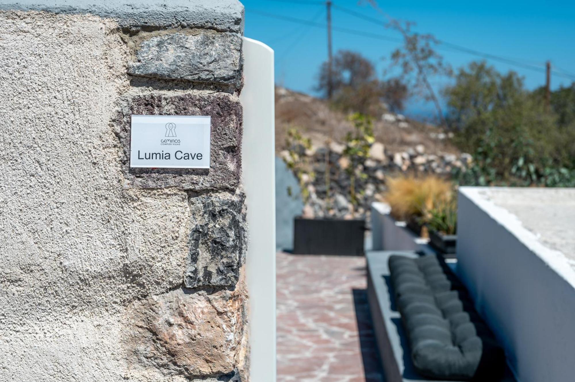 Geminos Complex Villas คามารี ภายนอก รูปภาพ